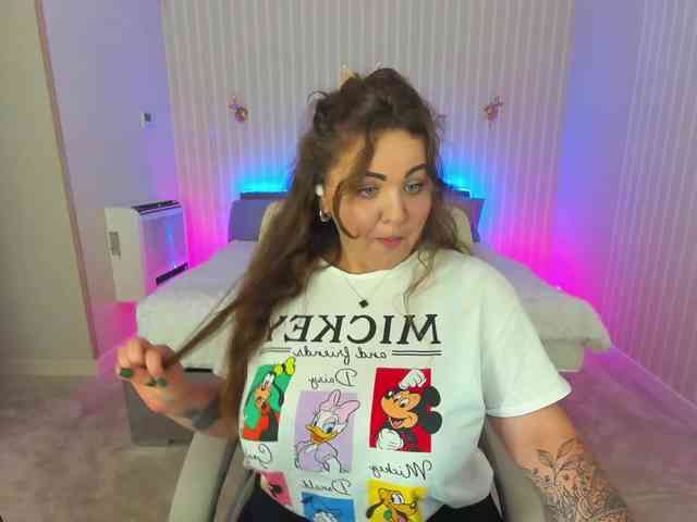 MichellKiss webcam