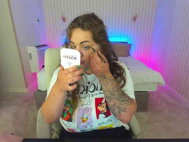 MichellKiss webcam