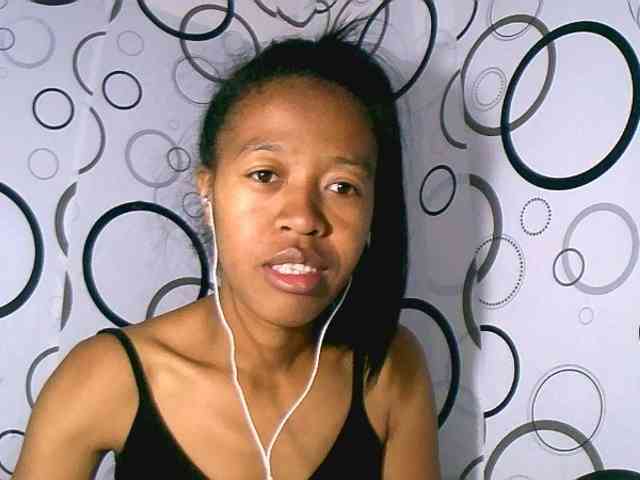 rose27 Live Webcam on BongaCams