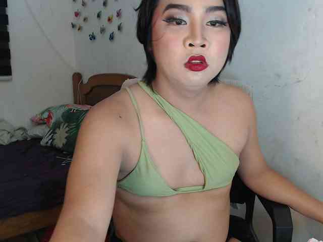 QueenRoxyMulticu... Live Webcam on BongaCams