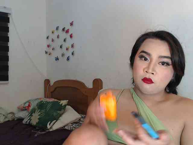 QueenRoxyMulticummer1 Live Webcam on BongaCams