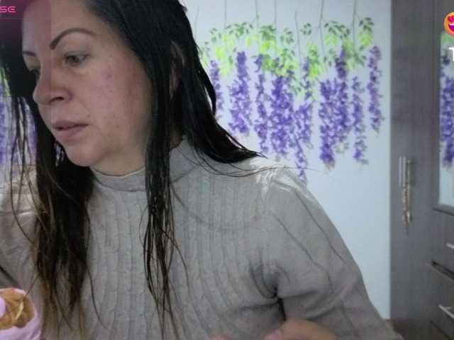 Mmmcutemm's BongaCams show and profile