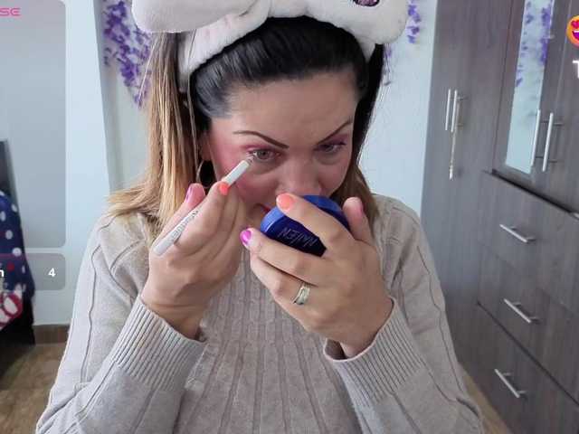 Mmmcutemm's BongaCams show and profile