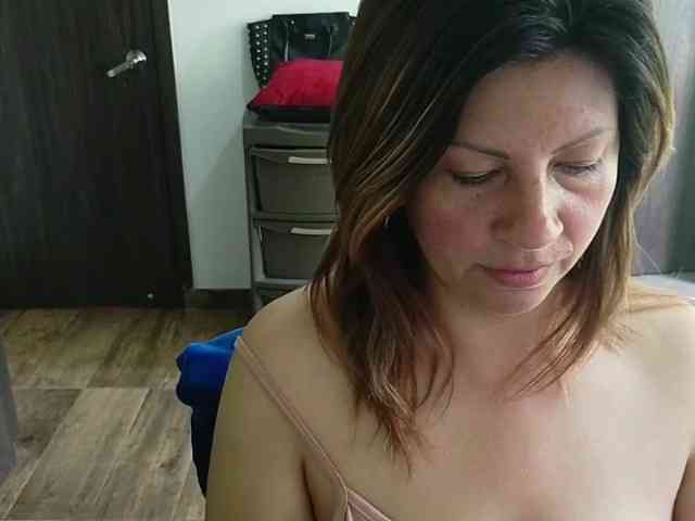 Mmmcutemm webcam
