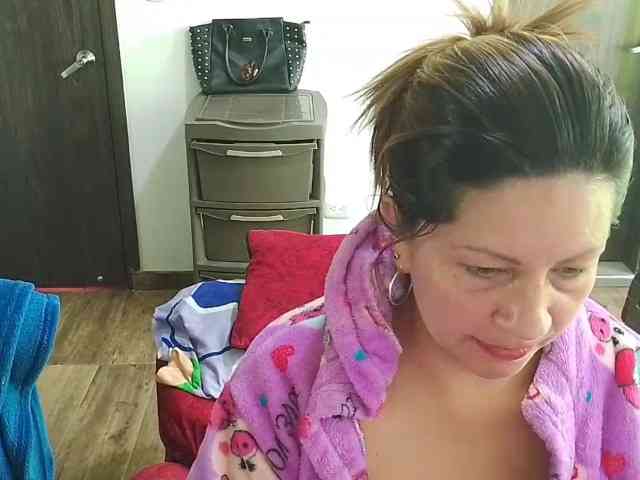 Mmmcutemm webcam