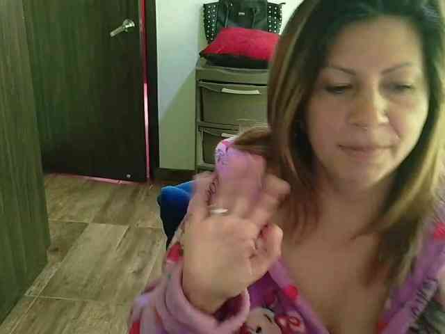 Mmmcutemm webcam