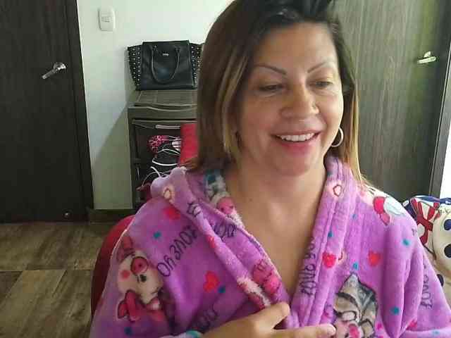 Mmmcutemm webcam