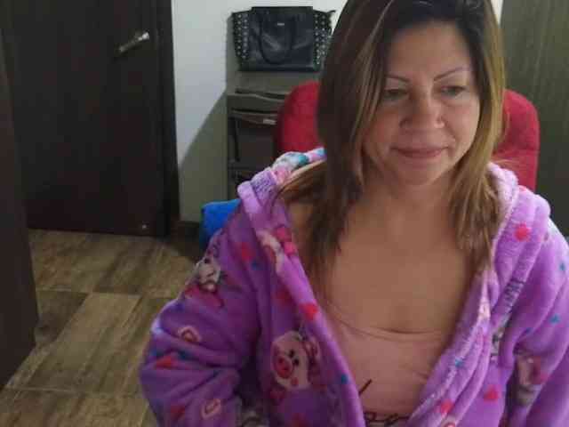 Mmmcutemm webcam