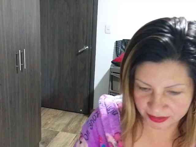 Mmmcutemm webcam