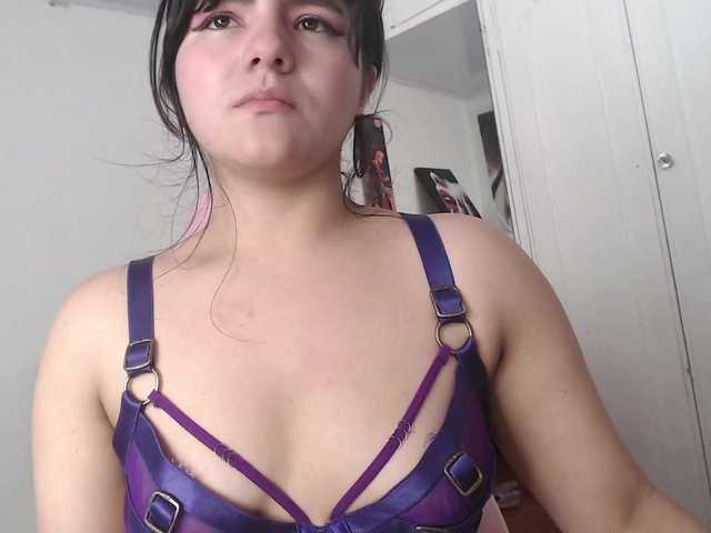 le modèle alissamorrison est en webcam porno dans un show sur le site bongacams, il possède les tags suivants: Latino/Hispanic,Brunette,Shaved