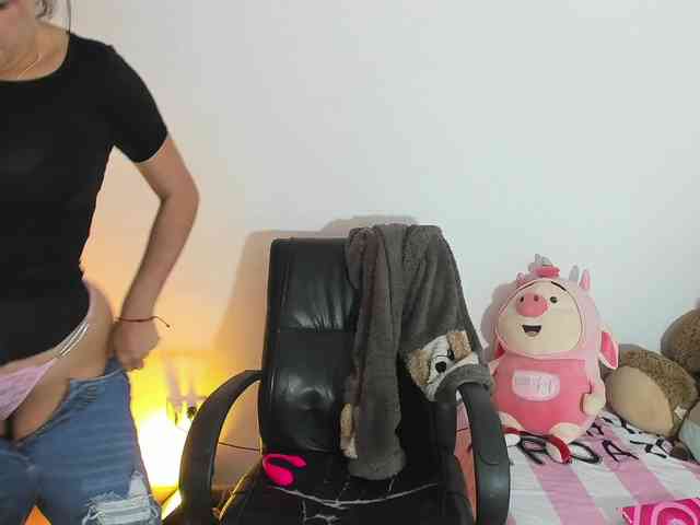 Alanna-atm webcam