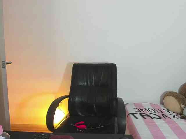 Alanna-atm webcam