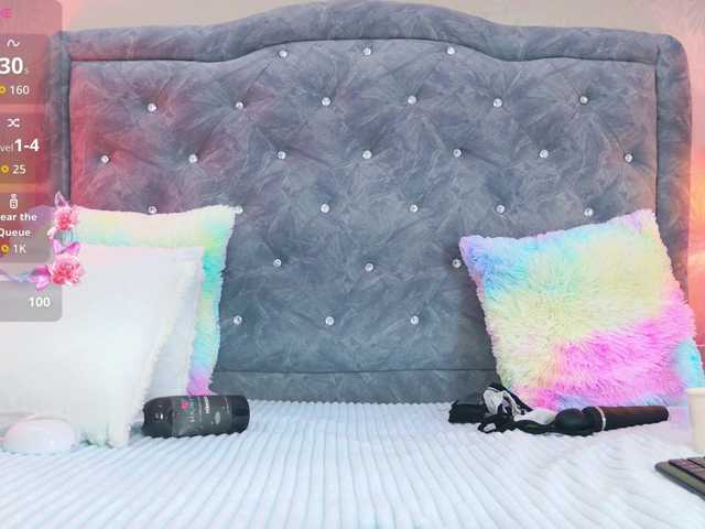 YesyHills's BongaCams show and profile