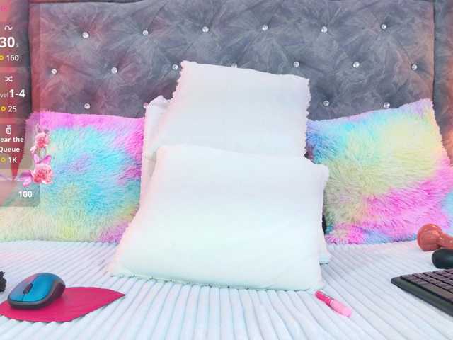 YesyHills's BongaCams show and profile