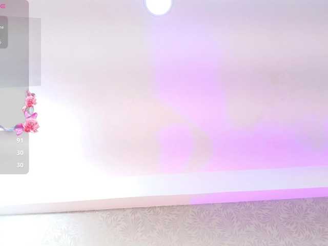 YesyHills live cam profile