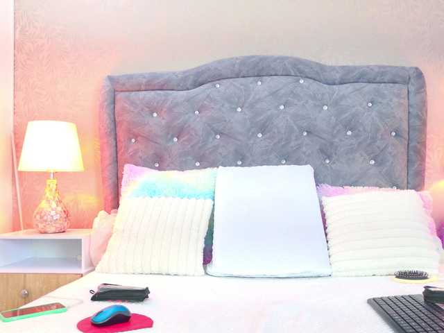 YesyHills's BongaCams show and profile