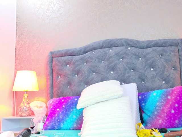 YesyHills's BongaCams show and profile