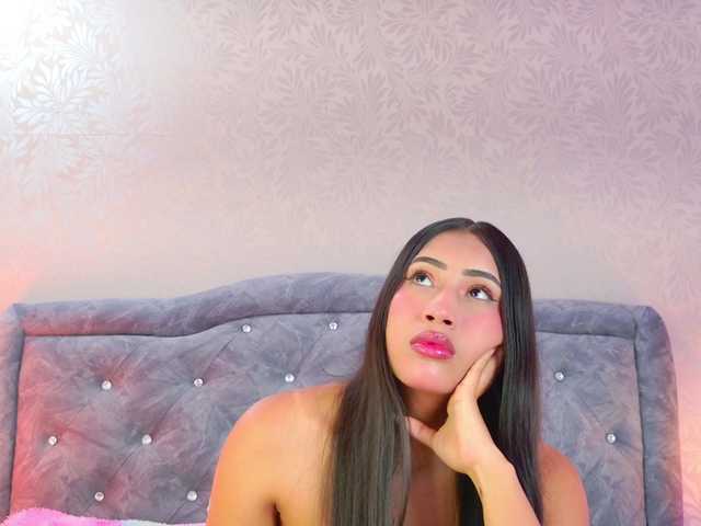 YesyHills's BongaCams show and profile