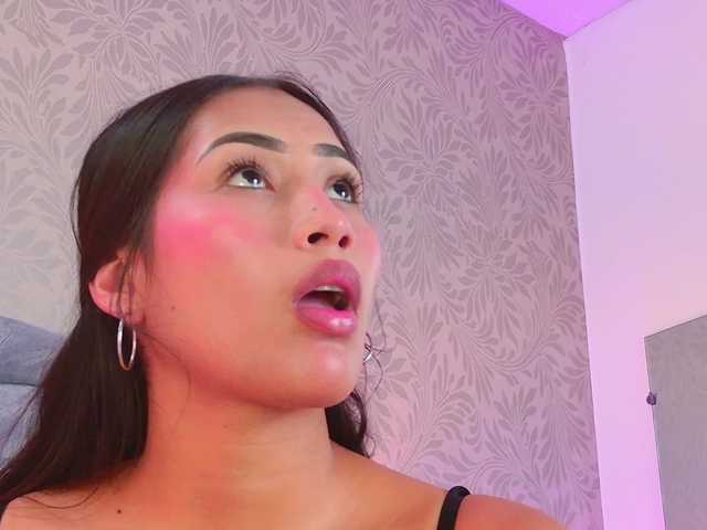 YesyHills's BongaCams show and profile