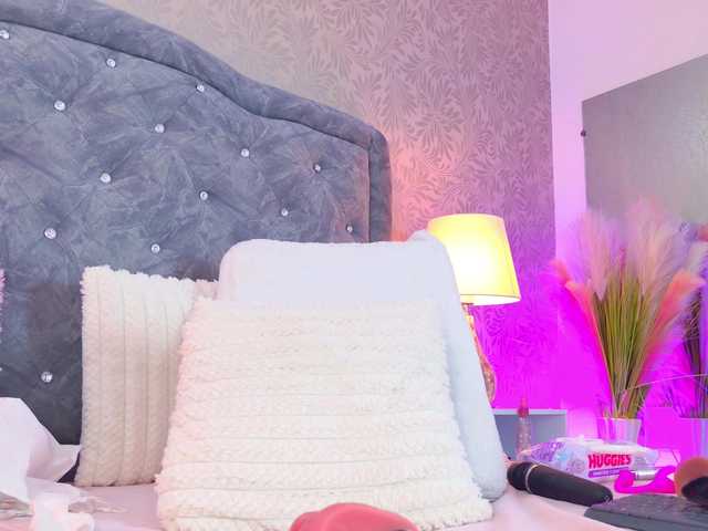 YesyHills's BongaCams show and profile