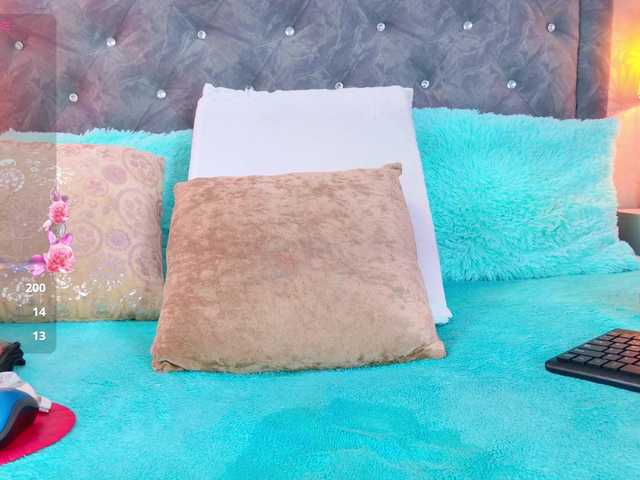 YesyHills's BongaCams show and profile