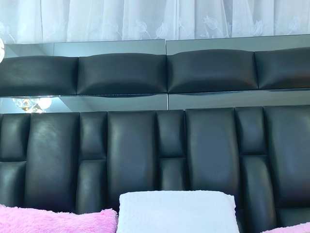  YesyHills chat room
