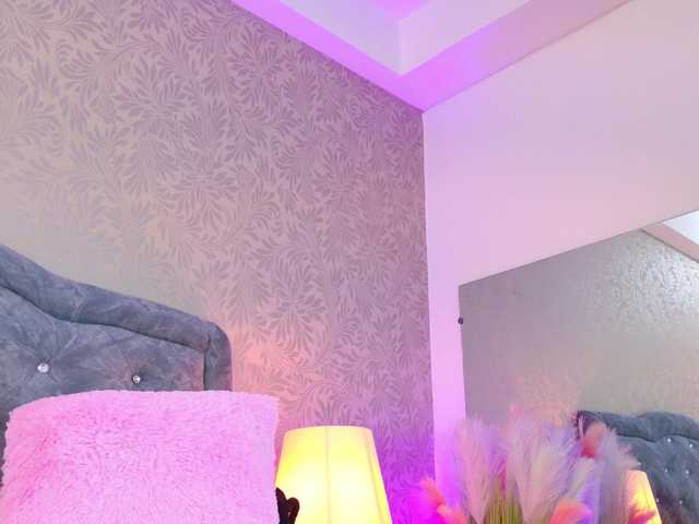 YesyHills's BongaCams show and profile