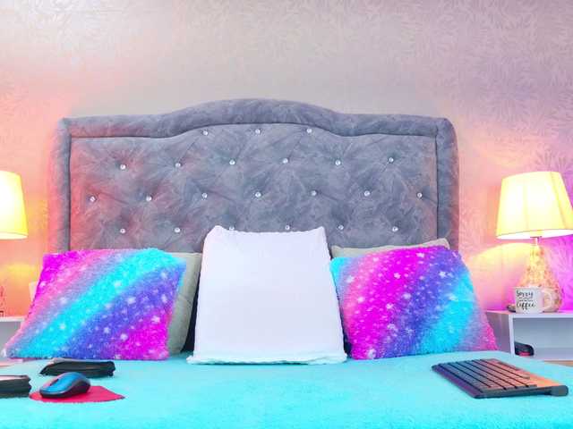 YesyHills's BongaCams show and profile