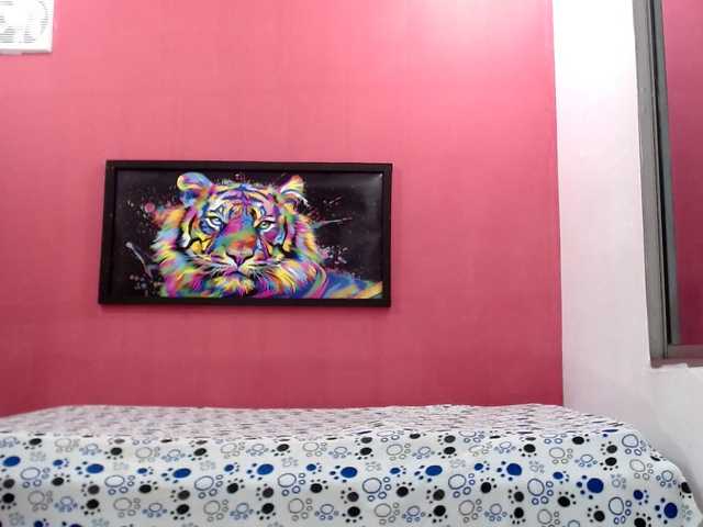 couplelatins69's BongaCams show and profile