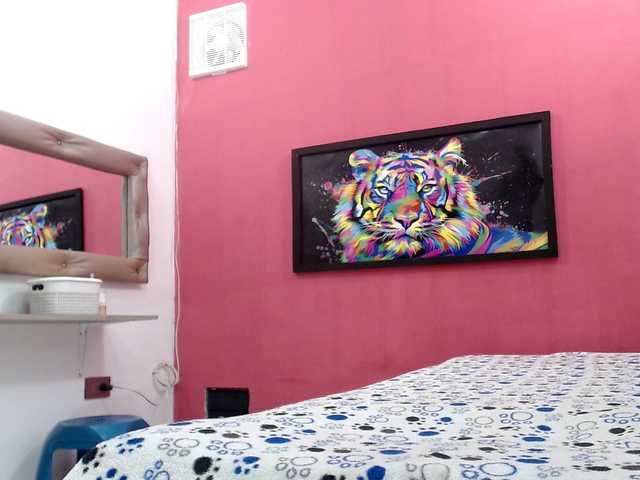 couplelatins69's BongaCams show and profile