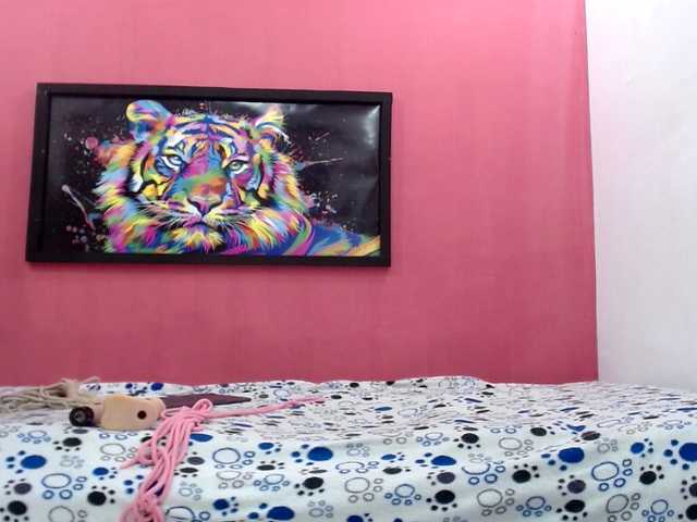 couplelatins69's BongaCams show and profile