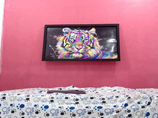 couplelatins69's BongaCams show and profile