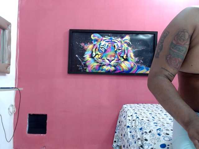 couplelatins69's BongaCams show and profile