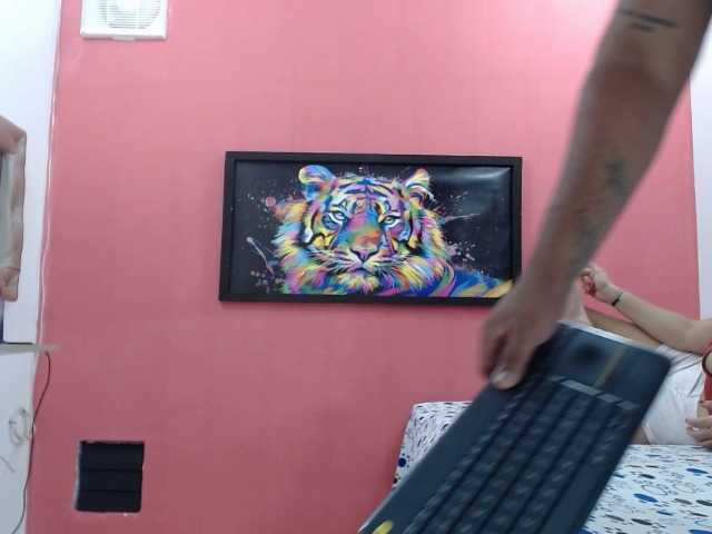 couplelatins69's BongaCams show and profile