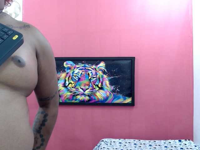 couplelatins69's BongaCams show and profile
