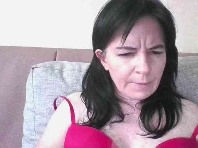 Yuliaa318 webcam