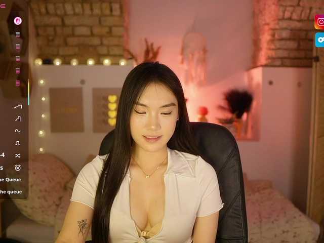 Discover AllyahSky from BongaCams