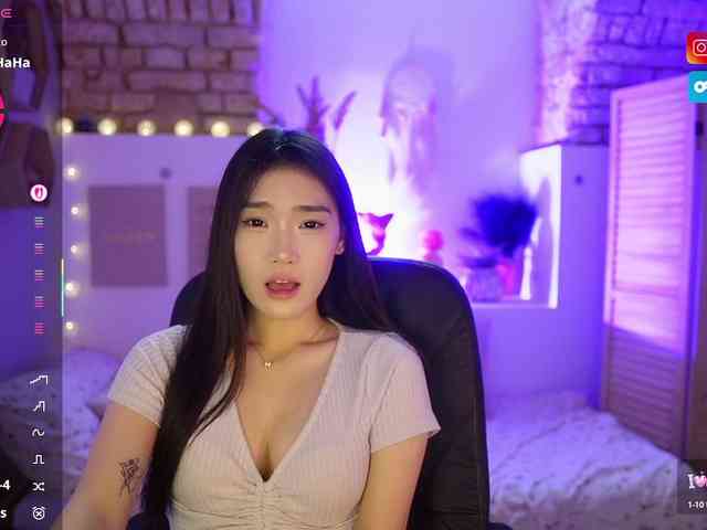 AllyahSky Live Webcam on BongaCams