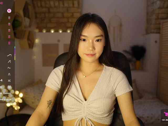 AllyahSky webcam