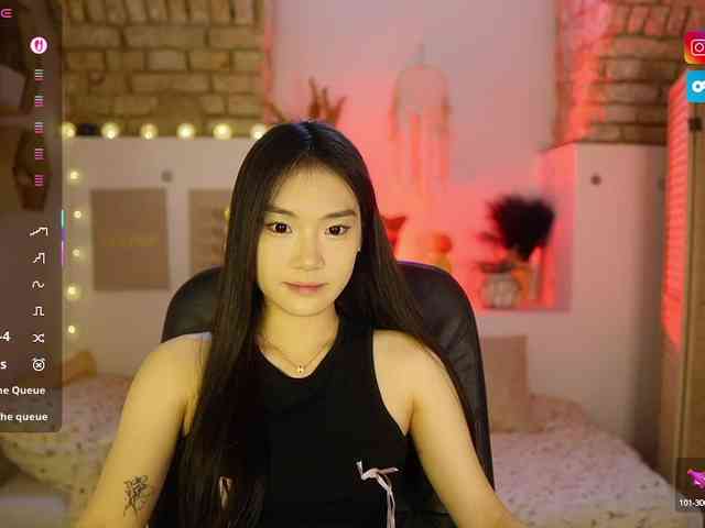 AllyahSky webcam