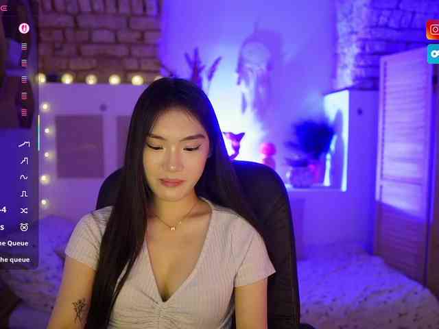 AllyahSky webcam