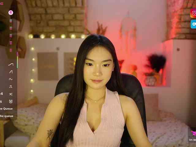 AllyahSky webcam