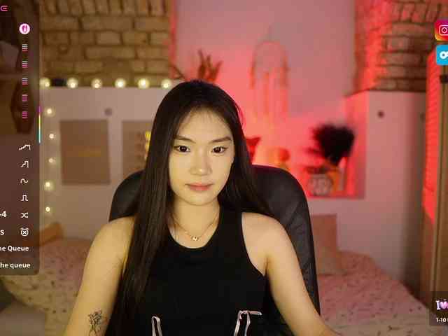 AllyahSky webcam