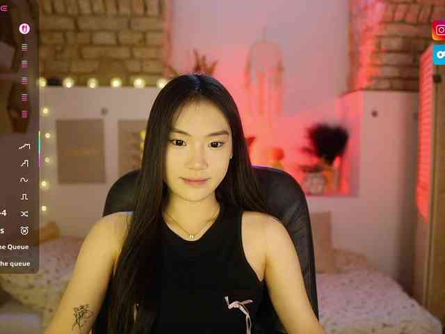 AllyahSky webcam