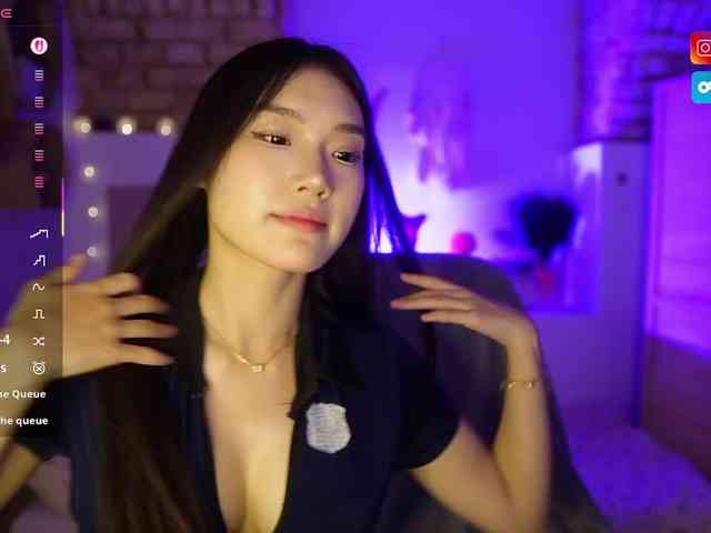 AllyahSky webcam