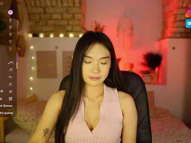 AllyahSky webcam