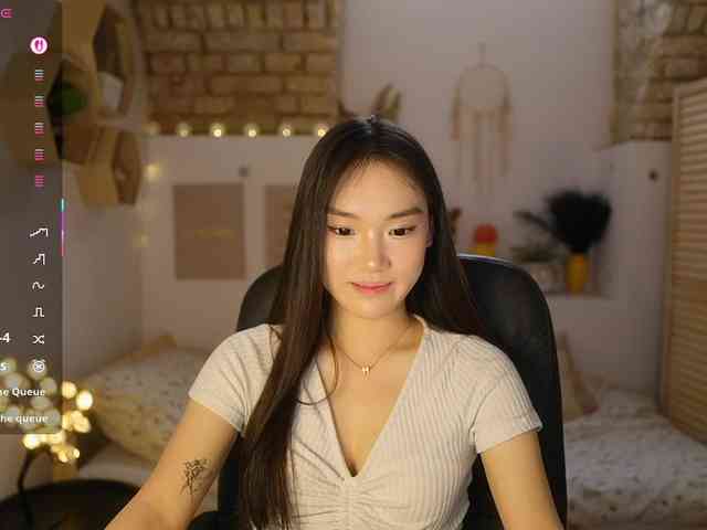 AllyahSky webcam
