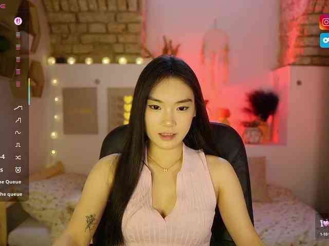 AllyahSky webcam