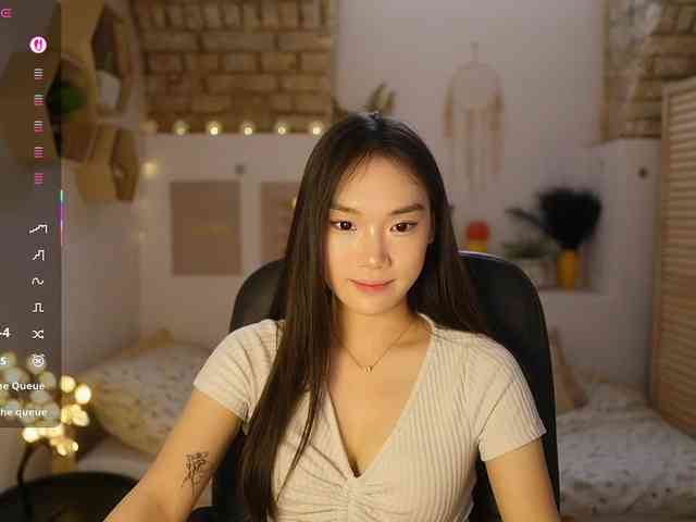 AllyahSky webcam