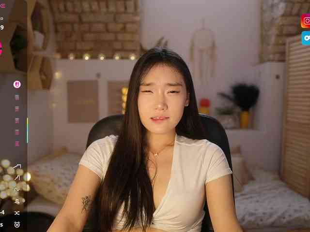 AllyahSky webcam